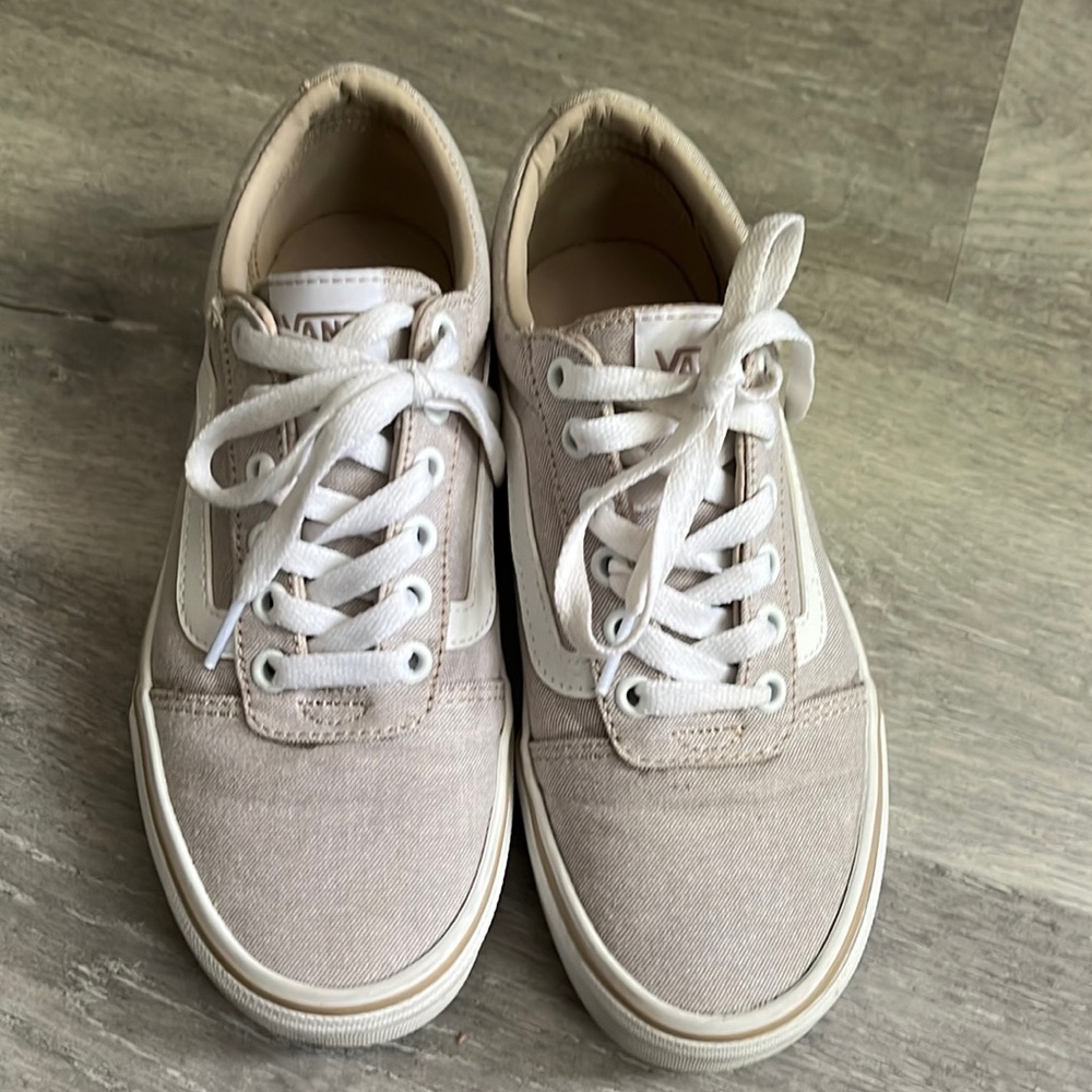 Van sneakers. Like new. Worn twice.